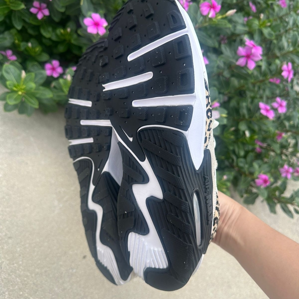 Nike Air Max Women's Sneakers White with Leopard Print and Black Accents - Picture 4 of 11